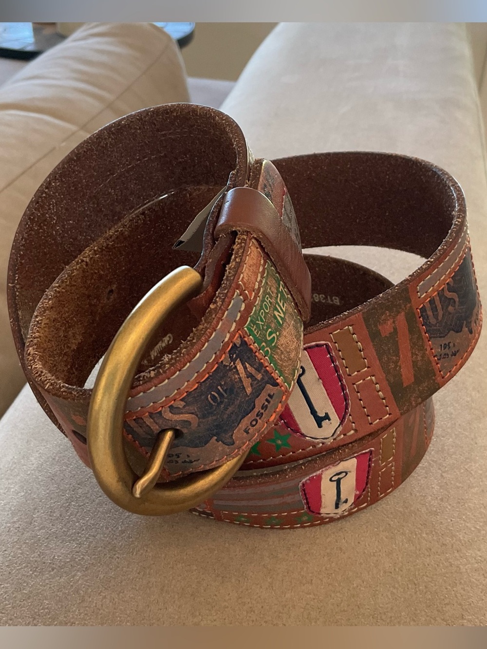 **Fossil ** Men’s Americana Travel Stitched Key Patch Leather Belt .